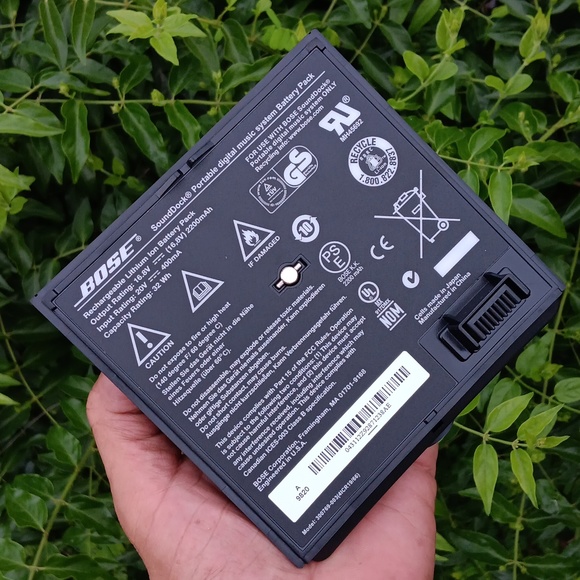 BOSE ORIGINAL SOUND DOCK PORTABLE MUSIC SYSTEM - Picture 10 of 17